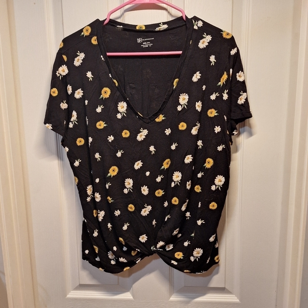 No Boundaries Black Floral Top XXX Large